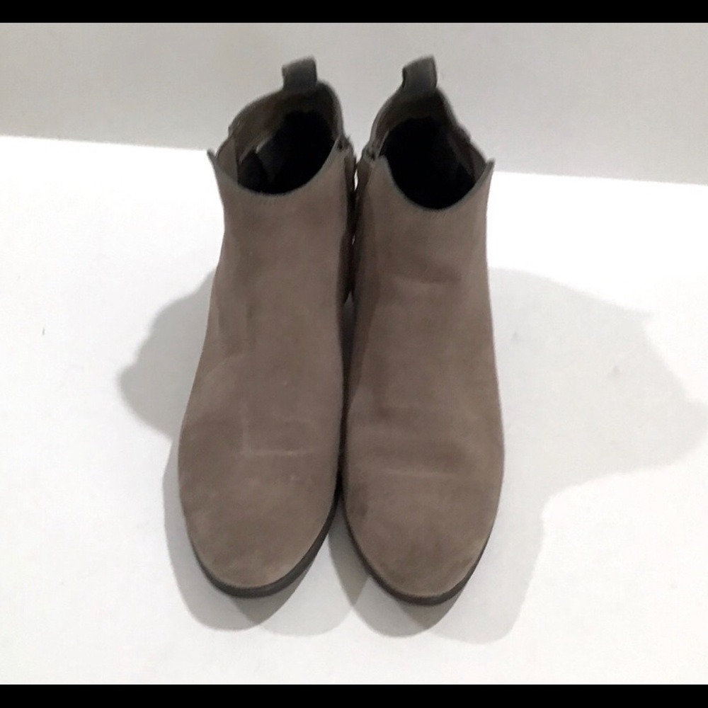 Blondo Suede leather boots Chelsea size 8 M Tub nude